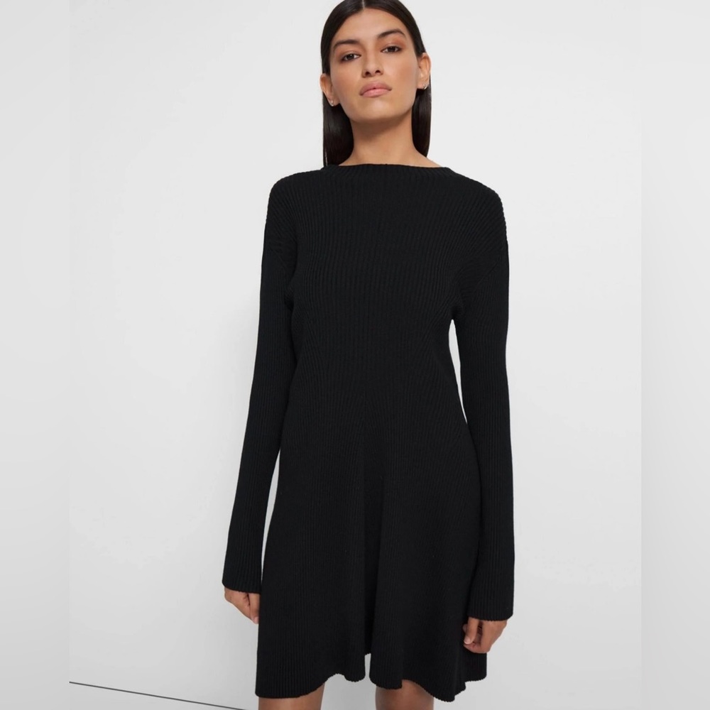 Theory Moving Rib Dress in Merino Wool in Size Small